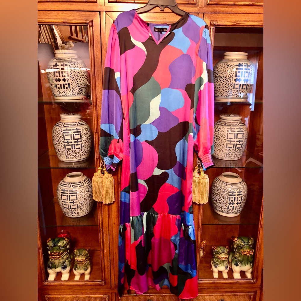 A vintage dream! Gorgeous NWT, multi colored, light-weight satin dress.